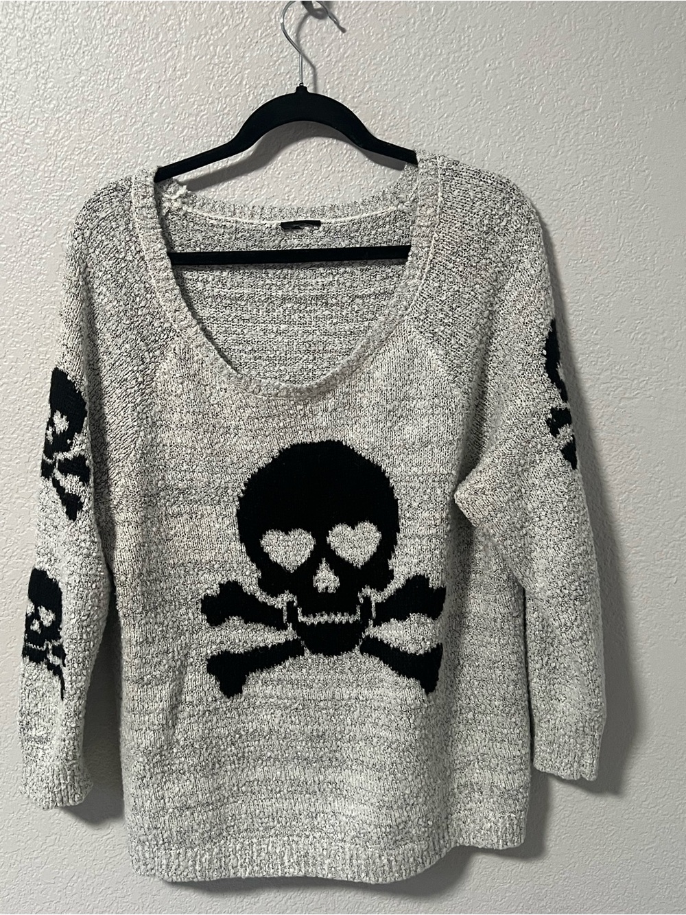 Women's Light Gray Crewneck Sweater with Black Skull Motif